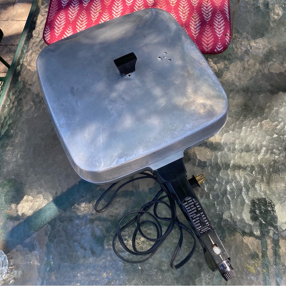 Vintage Dominion Automatic Fry Skillet